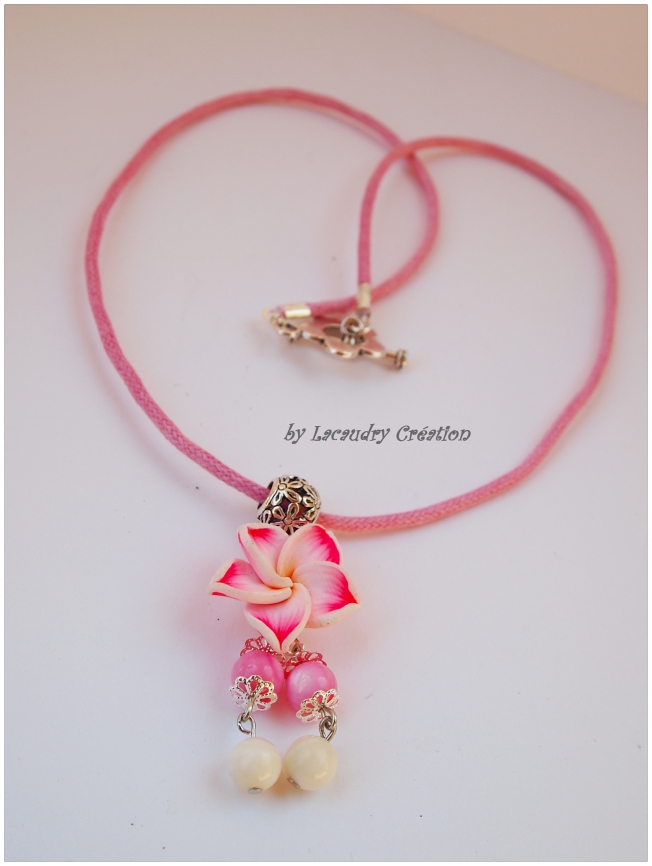 collier tiaré rose et nacre rose et blanche sur fil en coton rose lacaudry création